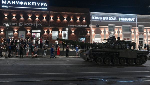 Putin Visits Military Command in Russian City Seized During Mutiny