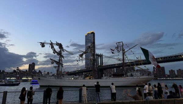 A Mexican Navy training ship struck the Brooklyn Bridge, killing at least 2. Here’s what we know