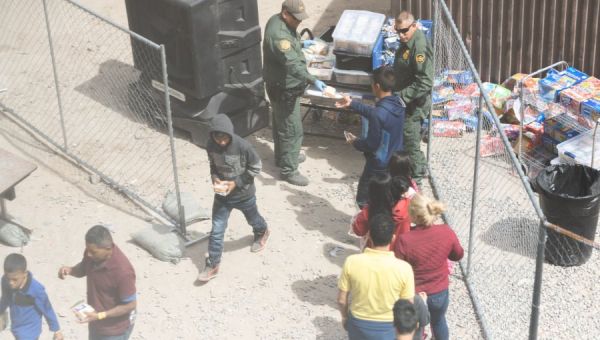 Judge orders DHS to house migrant children while they await processing