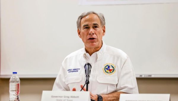 Texas governor signs bill allowing police to arrest migrants entering US illegally