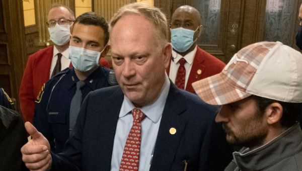 Fact check: Michigan GOP legislator posted about 'illegal invaders' at Detroit airport. It was Gonzaga's March Madness team | CNN Politics