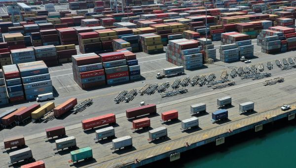 US Economy Contracts for First Time Since 2022 on Imports Surge