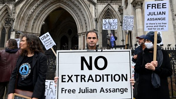 Support, uncertainty as Wikileaks founder Julian Assange’s extradition hearing continues