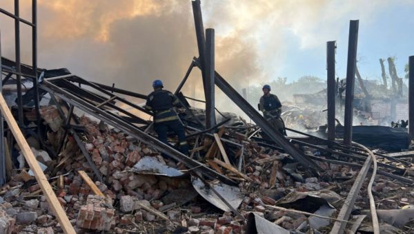 Russian missiles kill policeman, wounds 73 people in Zelenskyy’s hometown in central Ukraine