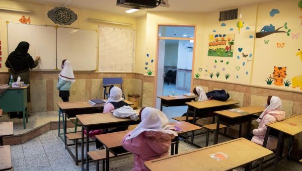 Iranian Media Reports Hundreds of Schoolgirls Poisoned