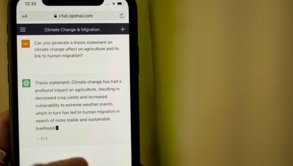 Apple tests ‘Apple GPT,’ develops generative AI tools to catch OpenAI