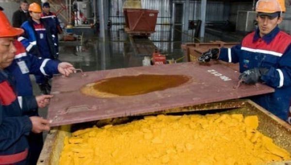 Putin Calls for Sanctions Revenge, Threatens to Cap Uranium Exports | OilPrice.com