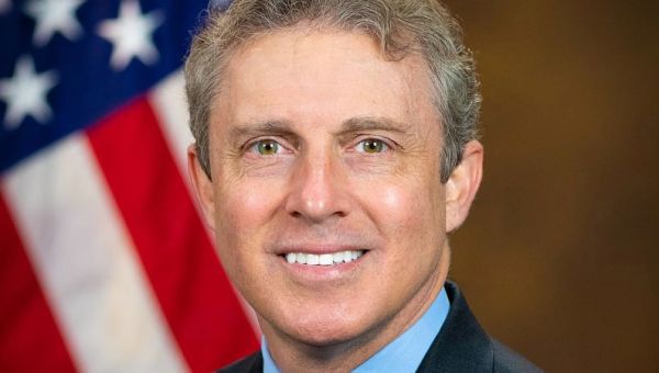 Head of federal watchdog agency fired by Trump should remain on the job, judge rules