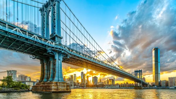 Mexican Navy Ship Crashes into Brooklyn Bridge: Two Dead, Seventeen Injured [WATCH]