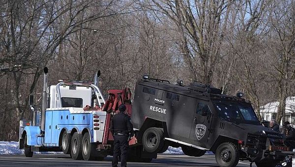 2 officers, 1 first responder killed at scene of domestic call in Minnesota