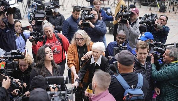 Judge pushes back decision on resentencing Menendez brothers until late January | Fulton Sun