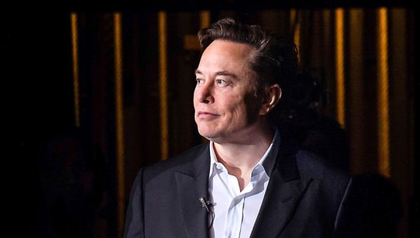 Musk reinstates suspended journalists after Twitter poll