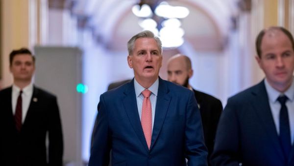 Kevin McCarthy’s problem: historically unpopular with a historically small majority | CNN Politics