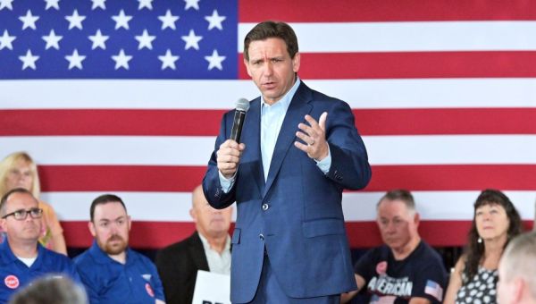 Ron File Ron DeSantis holds first New Hampshire town hall as Trump keeps ...