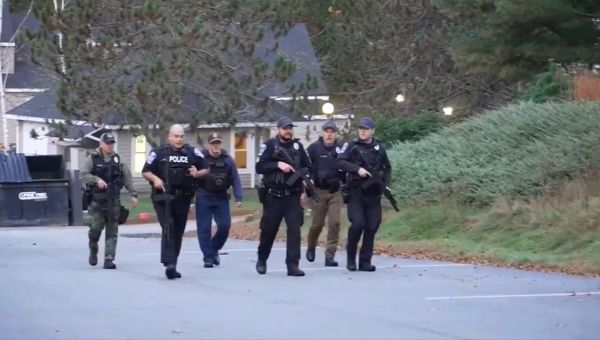 Authorities scour woods, water and homes on Day 2 of search for suspect in Maine mass shooting – WSVN 7News | Miami News, Weather, Sports | Fort Lauderdale