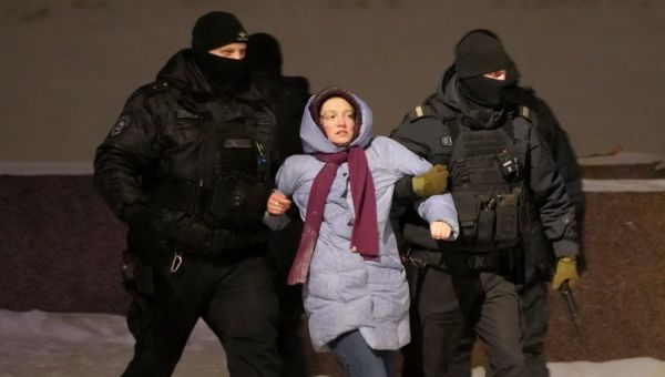 Floral tributes to Russian opposition leader Alexei Navalny pulled down and mourners detained in Russian cities