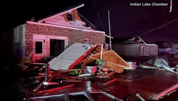 Tornadoes kill at least 3 and leave trails of destruction in the central US – WSVN 7News | Miami News, Weather, Sports | Fort Lauderdale