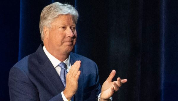 Texas megachurch founder Robert Morris  indicted on charges of lewd acts with a child