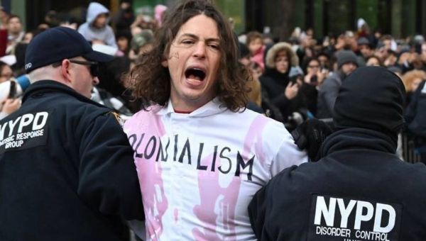 Pro-Palestinian Protesters Briefly Disrupt Macy’s Thanksgiving Day Parade