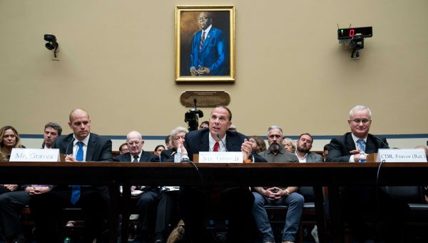 Lawmakers and Former Officials Press for Answers on U.F.O.s