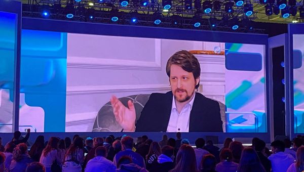 Edward Snowden Is Granted Russian Citizenship