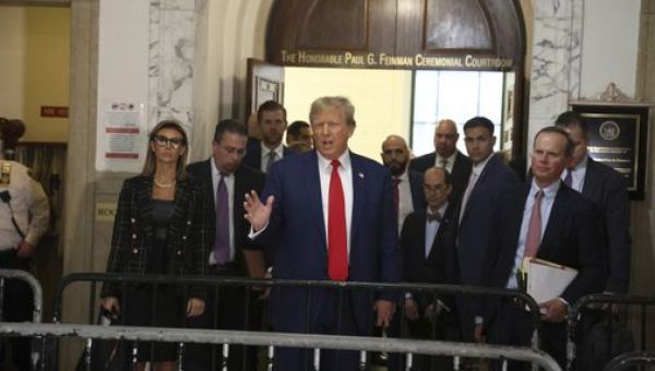 Trump spends week before Iowa caucuses in court - The Boston Globe