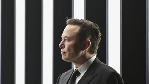 This Ronan Farrow story about Elon Musk isn’t great