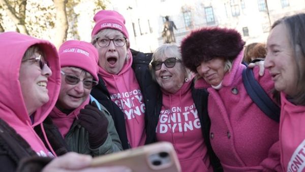 Assisted dying: Leadbeater Bill clears first hurdle in the Commons