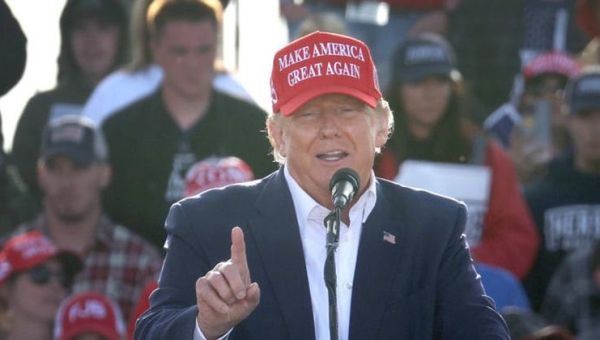 Trump’s Rival Republican Officials Struggle to ‘Move’ Against ‘Cultish Devotion’ of His Supporters