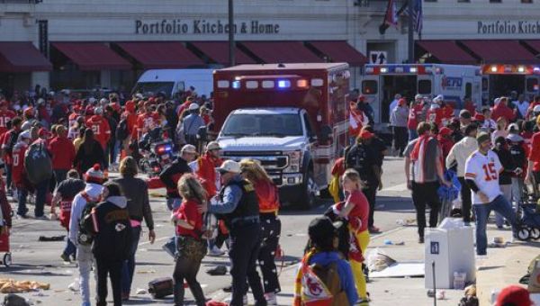 Gunfire at Chiefs’ Super Bowl celebration kills 1 and wounds 21, including children – The Boston Globe