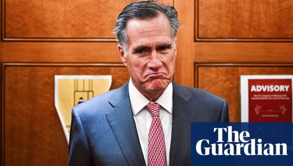 Mitt Romney condemns 'demagogue' Trump as he announces retirement