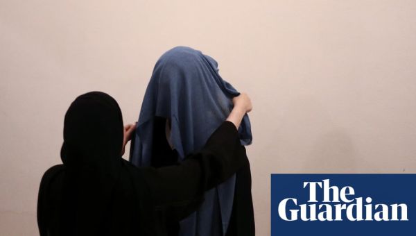 Iranian police plan to use smart cameras to identify “violators of hijab law”