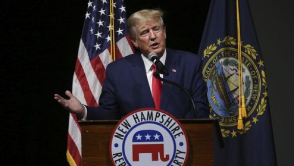 In third campaign, Trump goes small for the first time – The Boston Globe