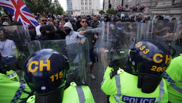 Courts will sit for 24 hours in bid to stamp out far-right violence
