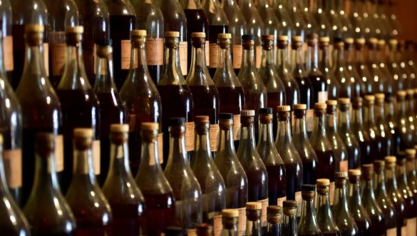 China says to take anti-dumping measures against EU brandy imports