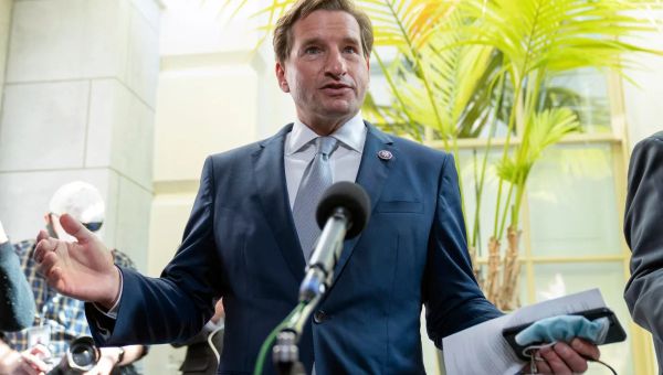 Democrat Dean Phillips to challenge Biden’s re-election bid to avert ’emergency’