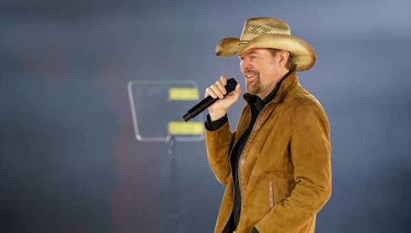 Toby Keith, country music singer-songwriter, dies at 62