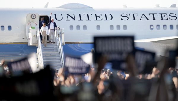 Getty Photographer Shoots Down Trump’s Kamala Harris Plane Crowd Conspiracy