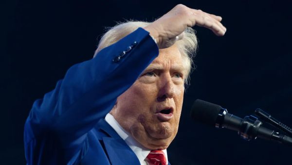 Trump Picks Fight With Obama Over Name of America’s Tallest Peak