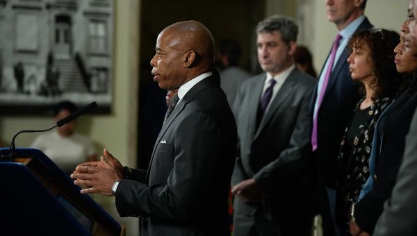 Mayor Adams attempts to distance City Hall from federal indictment of 2 FDNY chiefs | amNewYork