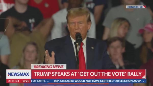 A Crazy Guy’s Unleashing A Wild Rant Onstage, And He Probably Needs Help