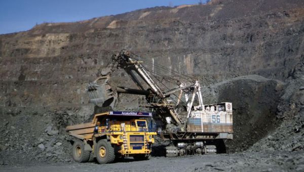 What minerals does Ukraine have and what are they used for?
