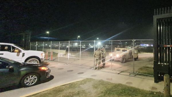 Gov. Abbott’s Operation Lone Star seized control of a public park on the border overnight, residents protest | Houston Public Media