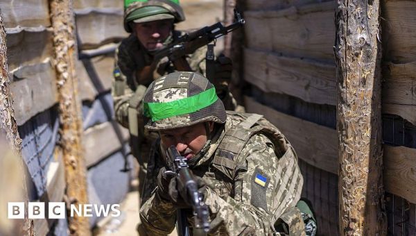 German defence minister says Ukraine should not agree to sweeping territorial concessions