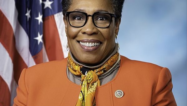 HUD Secretary Marcia Fudge announces retirement