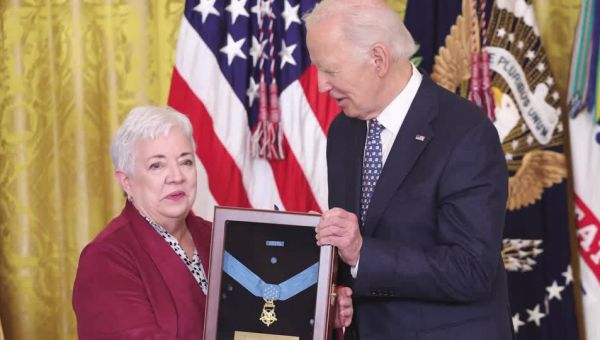 Biden honors Vietnam, Korea veterans with presidential medals