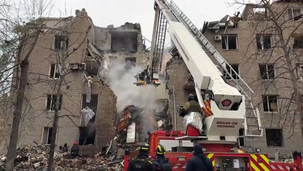 Mayor Warns Victims Likely Buried Under Rubble After Russian Strike in Zelensky’s Hometown