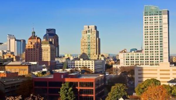 16 migrants from Texas flown to Sacramento, dropped off on doorstep of Catholic diocese