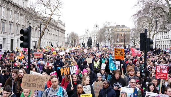 Powerful Videos Show 40,000 Striking Workers Marching Through London