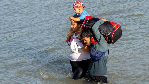 Texas Trooper Emailed Boss To Warn Of ‘Inhumane’ Razor Wire ‘Traps’ At Border: Report